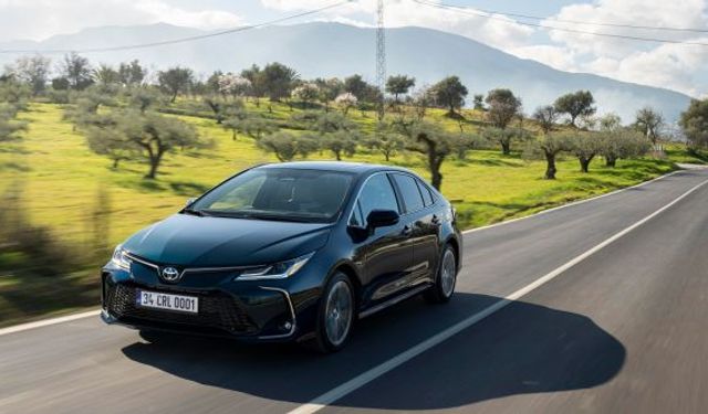 5. nesil hibrit yeni Toyota Corolla 706 bin 900 TL’den başlayan fiyatlarla satışa sunuldu