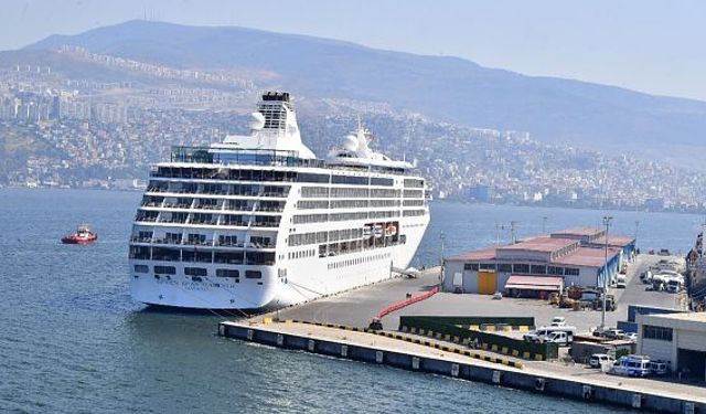 İzmir’e kruvaziyer akını