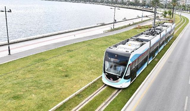 İzmir’in tramvay filosu büyüyor