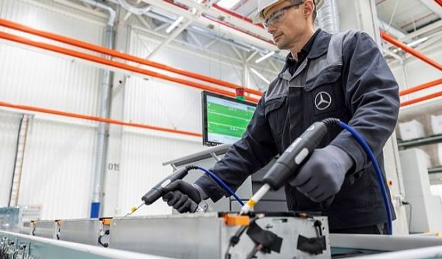 Mercedes-Benz batarya geri dönüşüm fabrikasını açtı
