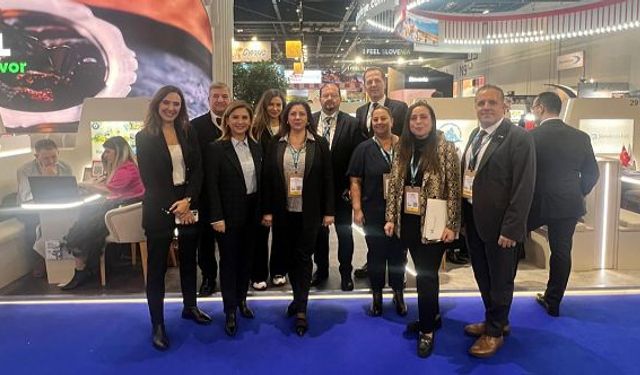 İzmir sezonu 2.5 milyona yakın İngiliz turist ile kapatıyor. 2025 beklentisi yüzde 20 artış