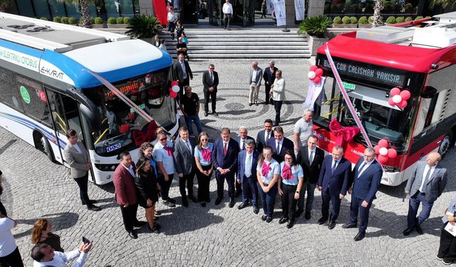 Kadın şoförlerin kullandığı bu otobüsler enerjisini rüzgar ve güneşten alacak