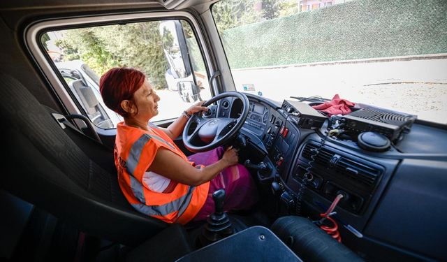 Kadın çekici operatörü tabuları yıktı