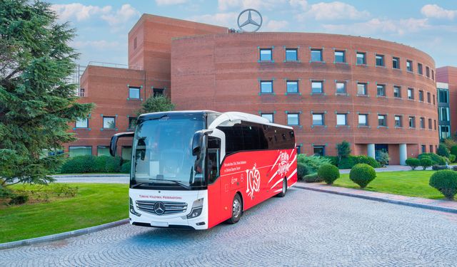 Mercedes-Benz Türk, A Milli Voleybol Takımlarının Resmi Ulaşım Sponsoru Olmaya Devam Ediyor
