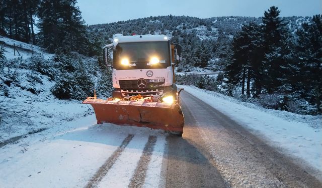 Büyükşehir ekipleri karla mücadeleye hazır