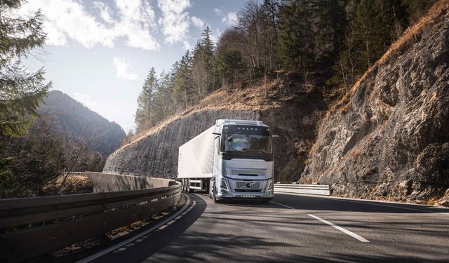 Volvo Trucks, yakıt ve CO2 tasarrufu sağlayan, dünyanın ilk ağır vasıta Stop/Start Motor Teknolojisini tanıttı