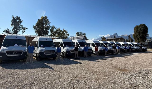 Hasmer Otomotiv’den Diana Travel’e 11 adet Sprinter teslimatı