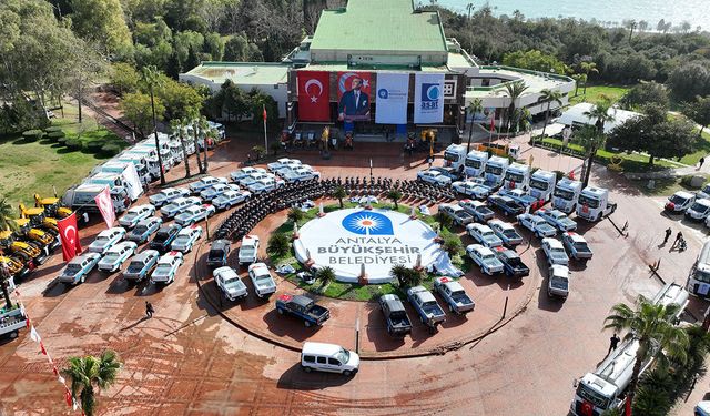 Antalya Büyükşehir Belediyesi 256 Yeni Araçla Filosunu Güçlendirdi