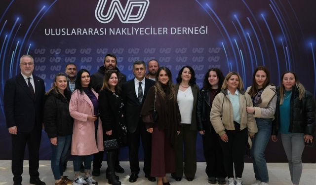 UND Kadın Tır Sürücü Akademisi 2. Dönem Mezunlarını Verdi