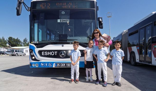 Zerrin Kaptan’a dördüzlerinden Anneler Günü sürprizi