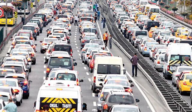 Türkiye'de 288 bin 321 adet ölümlü yaralanmalı trafik kazası meydana geldi