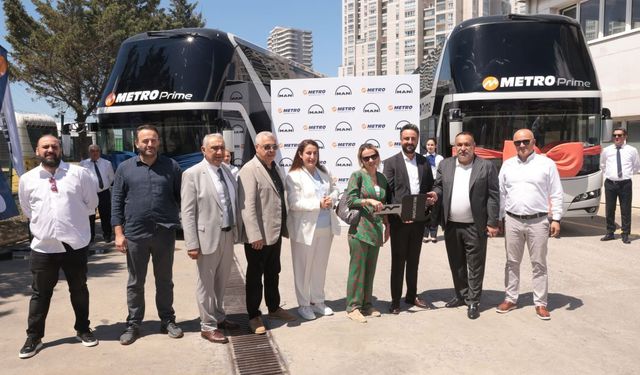 MAPAR Otomotiv’den Metro Turizm’e 2 adet NEOPLAN Skyliner teslimatı