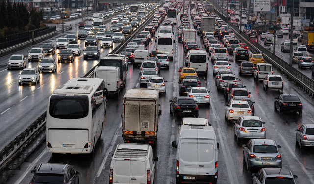 lk 7 ayda 3 bin 974 otobüs, 3 bin 835 kamyon kazaya karıştı