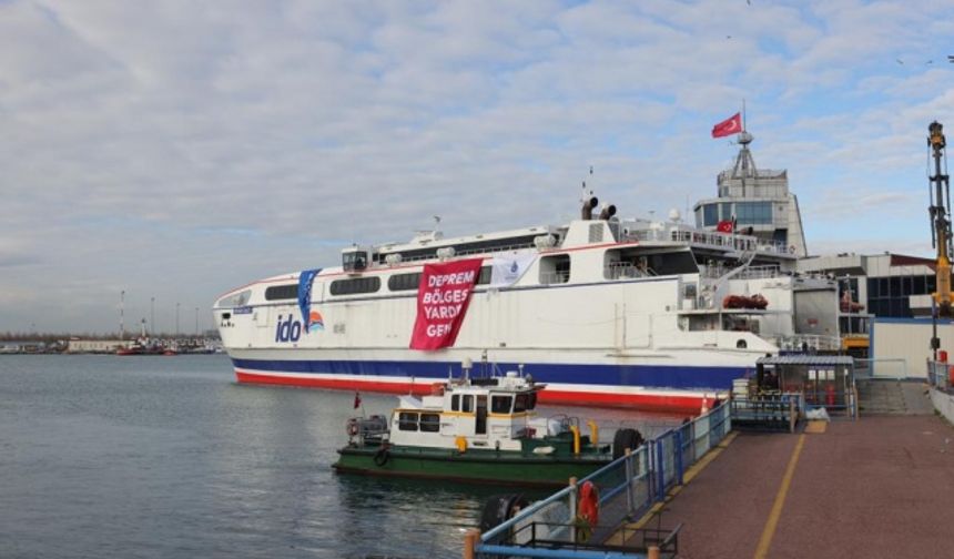 İBB'DEN 2 FERİBOT DEPREM BÖLGESİNE