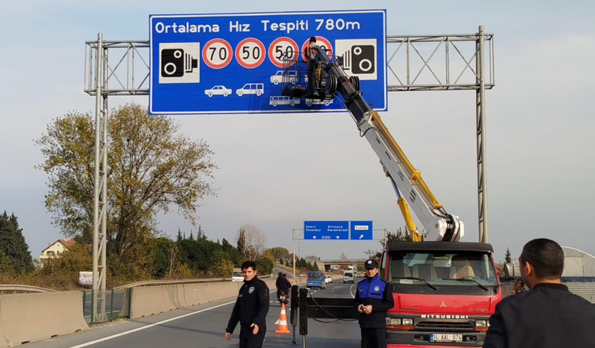Tüm sürücüleri ilgilendiriyor: Hız sınırı levhaları sil baştan değişiyor!