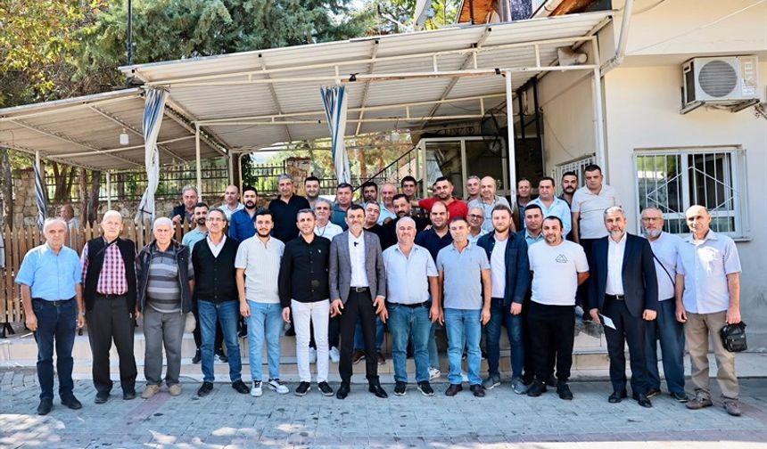 Başkan Çavuşoğlu minibüs şoförleriyle buluştu