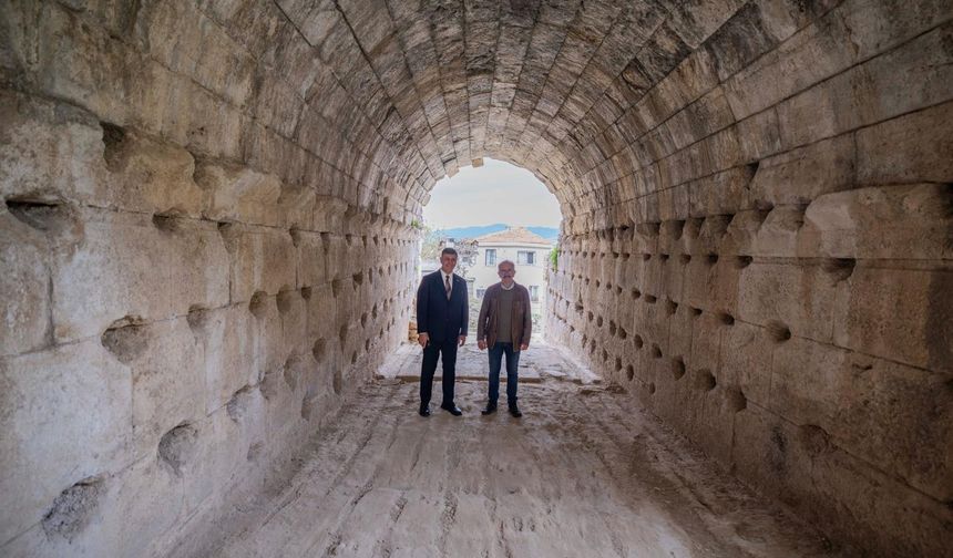 Tarihe yol açılıyor