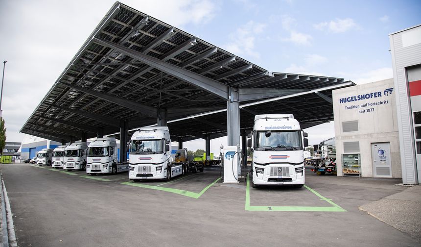 Nominal menzili 300 km olan bir Renault Trucks E-Tech T ile bir günde 1.000 km’nin üzerinde yol kat edildi