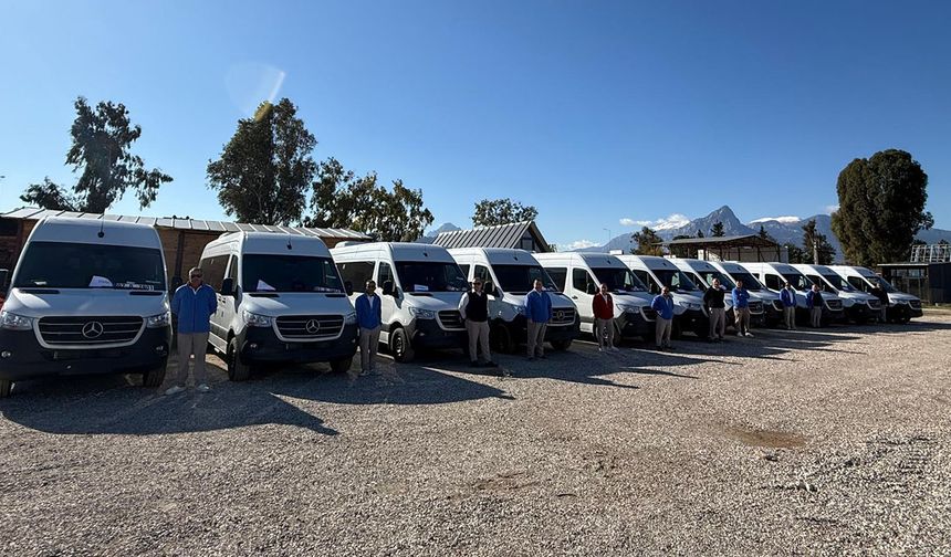 Hasmer Otomotiv’den Diana Travel’e 11 adet Sprinter teslimatı