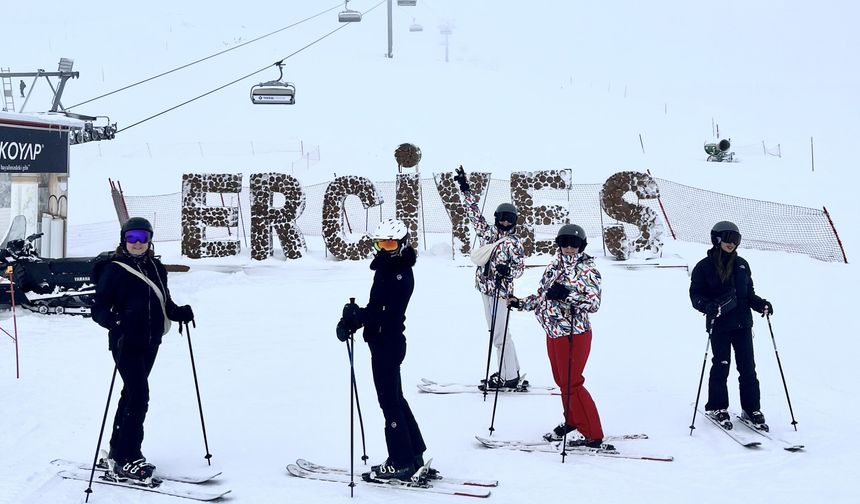 Kayseri Büyükşehir, Paris’ten Erciyes’e tanıtım köprüsü kurdu