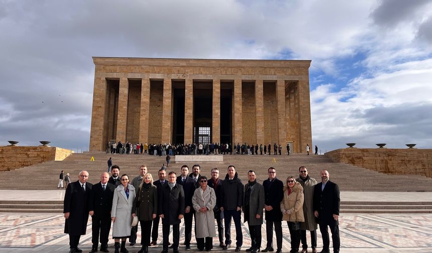 UTİKAD heyeti 40. Yılında Anıtkabir’i ziyaret etti