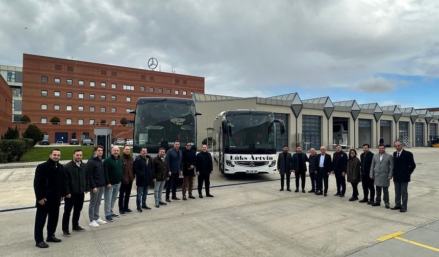 Hasmer Otomotiv’den Lüks Artvin Turizm’e 2 adet Travego teslimatı