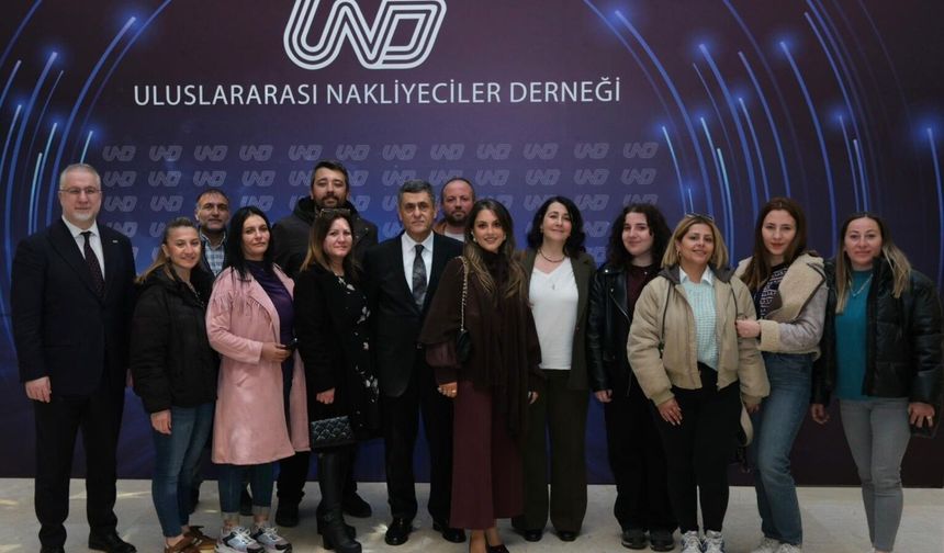 UND Kadın Tır Sürücü Akademisi 2. Dönem Mezunlarını Verdi