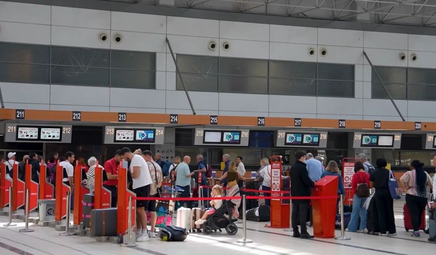 Antalya Havalimanı ilk 3 ayda 3 milyon 138 bin yolcuya hizmet verdi