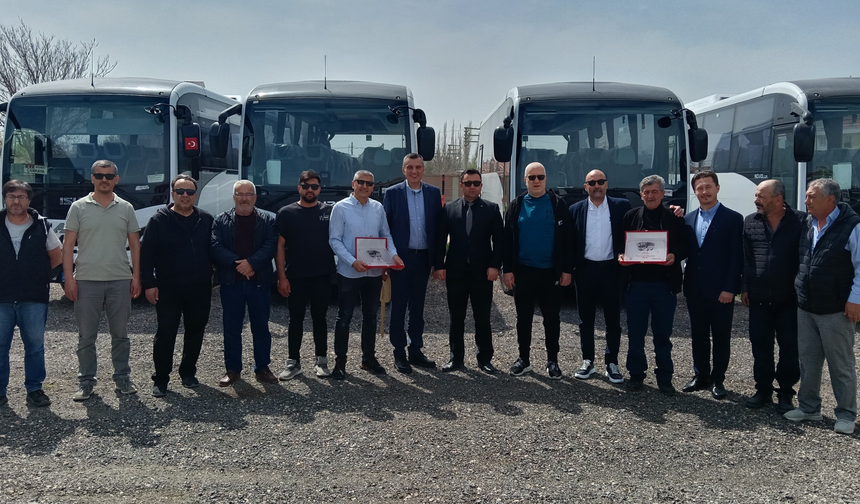 Anadolu Isuzu Eskişehirli Agiç Ulaştırma’ya 10 adet NovoLux teslim etti