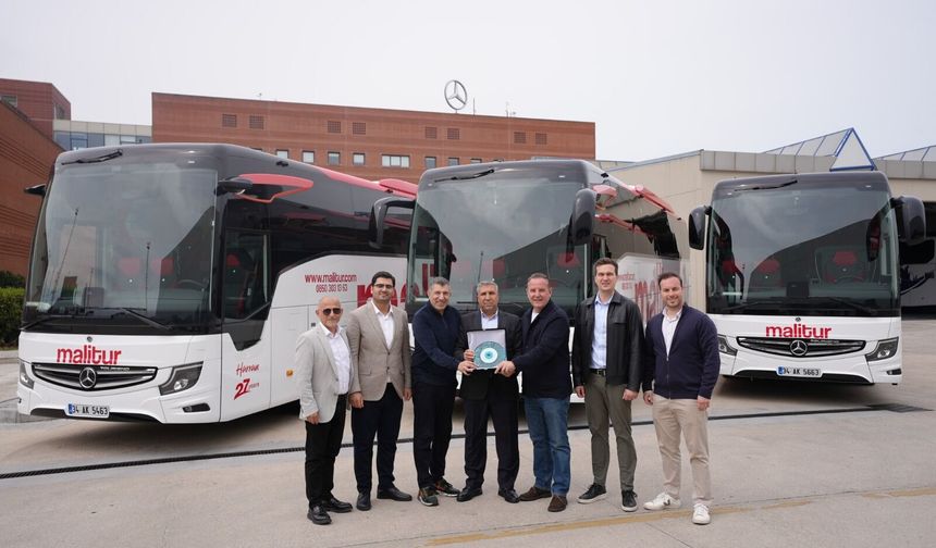Hasmer Otomotiv’den Özköprü Turizm & Malitur Grup'a 3 adet Tourismo teslimatı