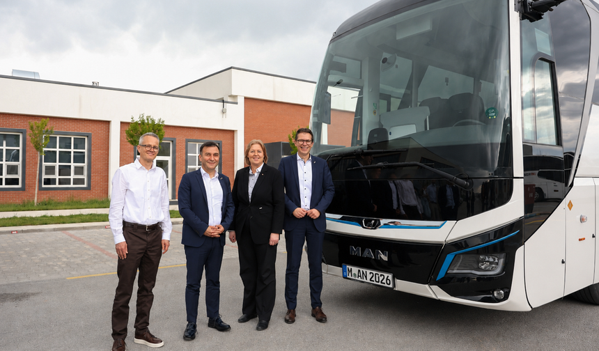 Almanya Federal Çalışma ve Sosyal İşler Bakanı, MAN Türkiye’nin Ankara Tesisini Ziyaret Edip eCoach ile Test Sürüşü Yapt