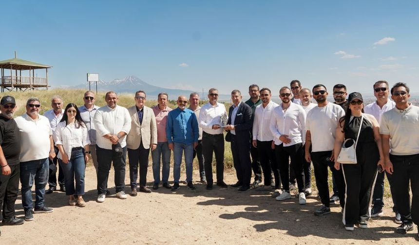 Mercedes-Benz Türk ve Kâmil Koç'un Uzun Soluklu İş Ortaklığı Geleceğe Kök Salıyor