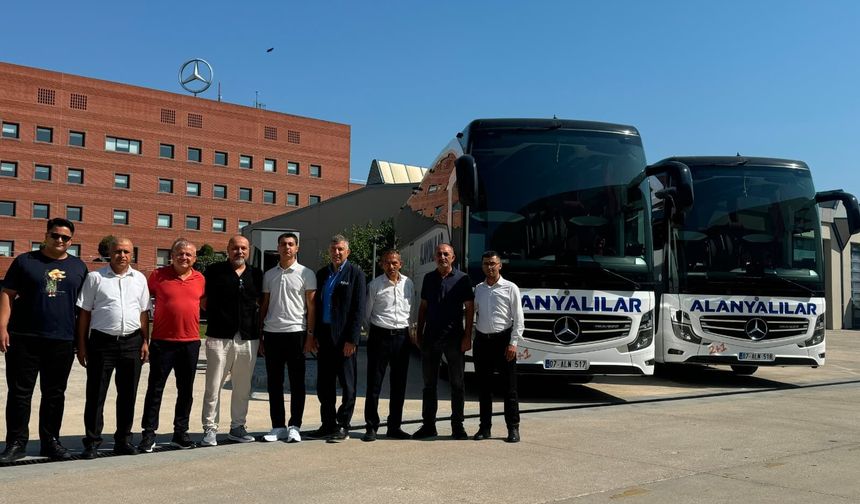 Hastalya Otomotiv’den Alanyalılar Seyahat’e 2 adet Travego teslimatı