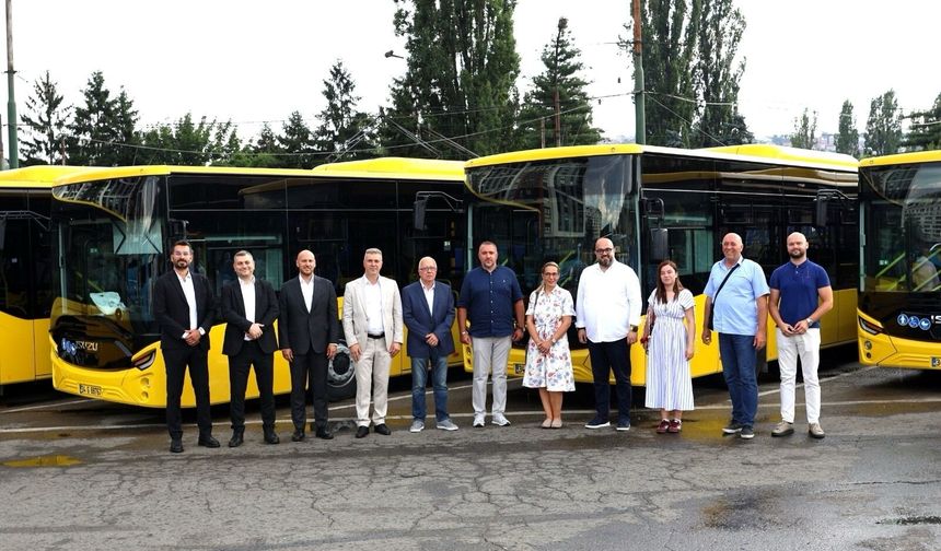Anadolu Isuzu'dan Bosna Hersek'e 25 otobüs teslimatı