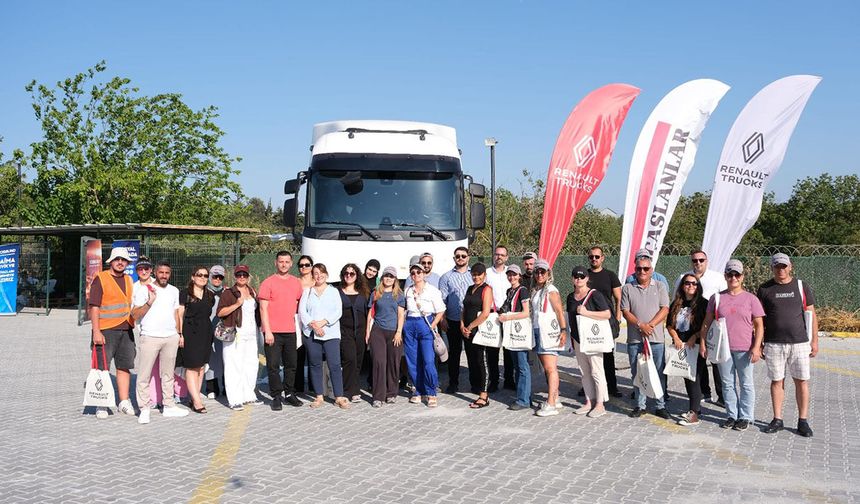 UND Kadın TIR Sürücü Akademisi 3. Dönem Mezunlarını Verdi