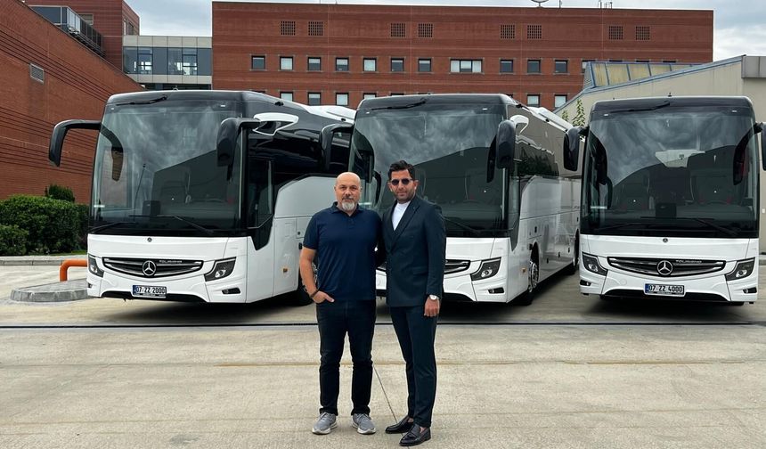 Hastalya Otomotiv’den Zemzem Tur’a 3 adet Tourismo teslimatı