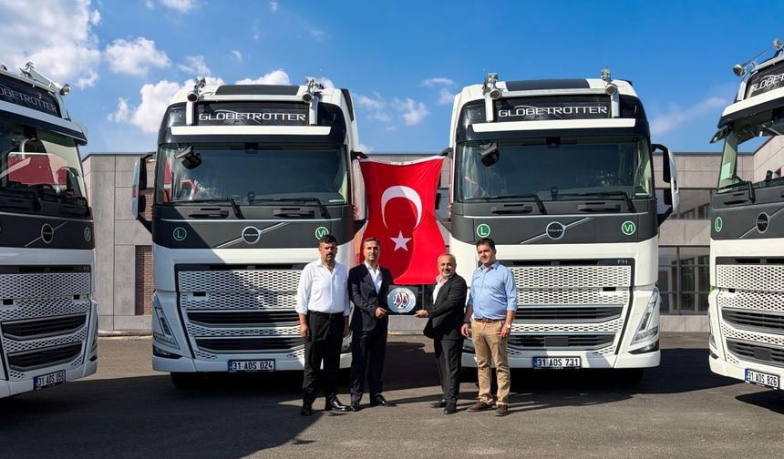 Volvo Trucks, ADES Uluslararası Nakliyat’a 30 adet Volvo FH 500 teslim etti