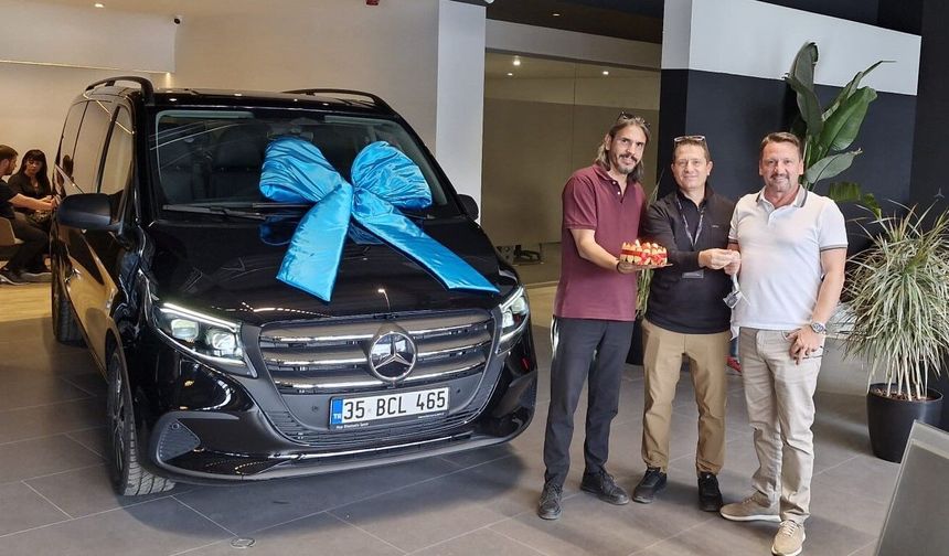 Fatih Tur’a doğum gününde Mercedes-Benz Vito