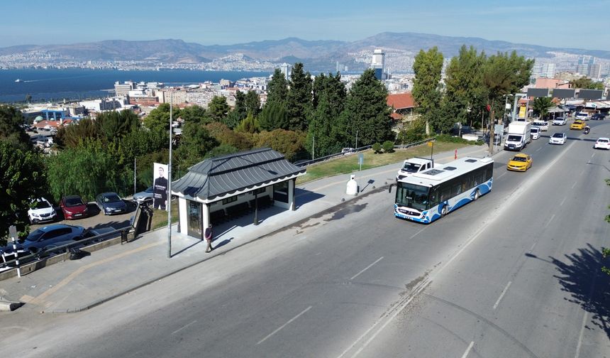 Otobüs duraklarında İzmir imzası