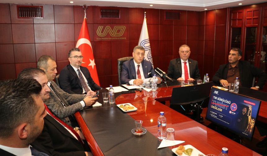 Bir günde 150 TIR sürücüsü UND’ye başvurdu