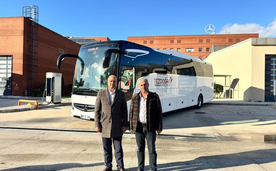 Hassoy Otomotiv’den Tezdoğan Turizm’e Tourismo teslimatı