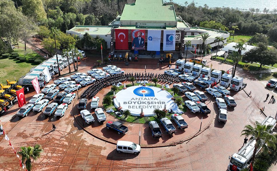 Antalya Büyükşehir Belediyesi 256 Yeni Araçla Filosunu Güçlendirdi