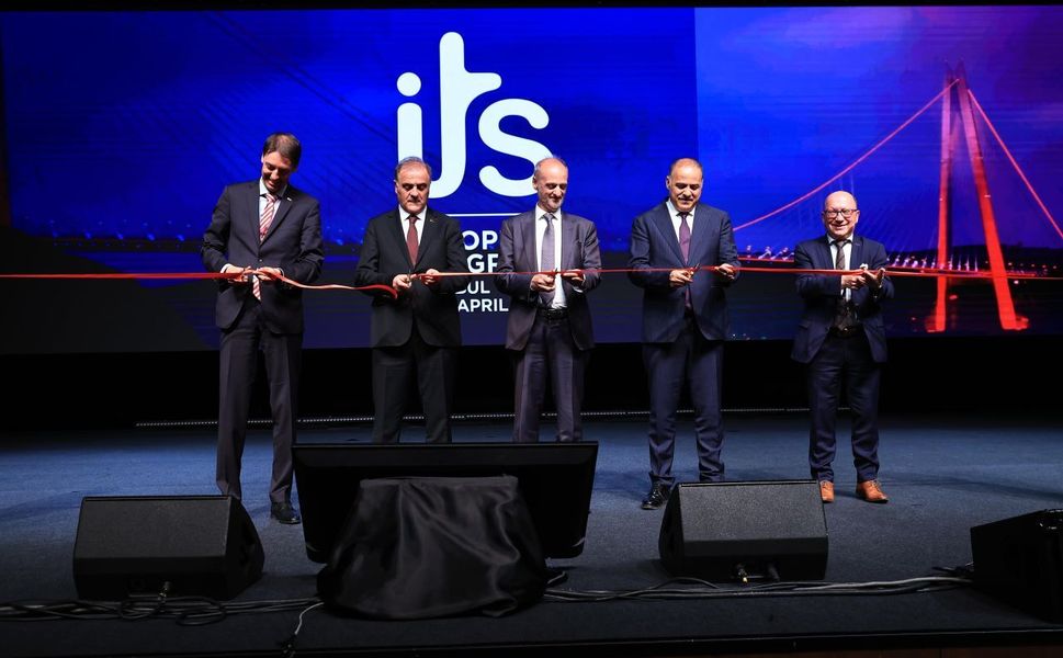 İstanbul’da Akıllı Ulaşım Zirvesi: 34 Milyon Yolculuk Dijital Sistemlerle Yönetiliyor