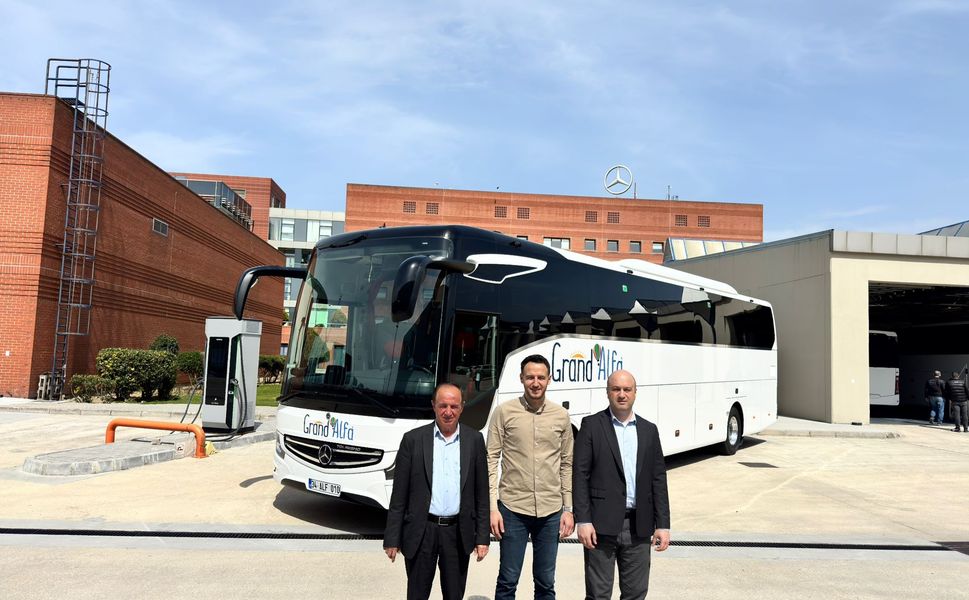 Hassoy Otomotiv’den Grand Alfa Travel’e Tourismo 16 teslimatı