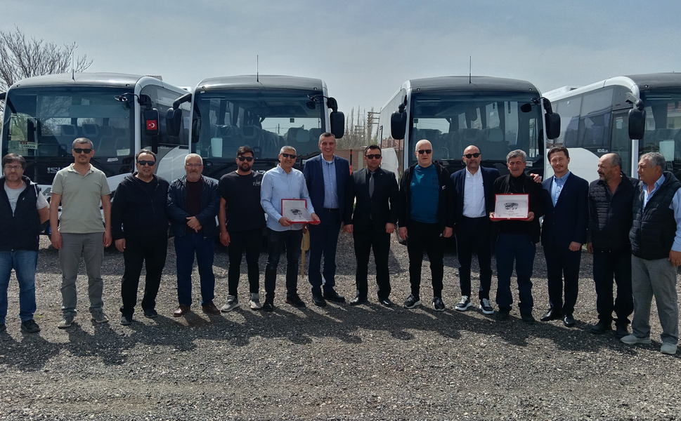 Anadolu Isuzu Eskişehirli Agiç Ulaştırma’ya 10 adet NovoLux teslim etti