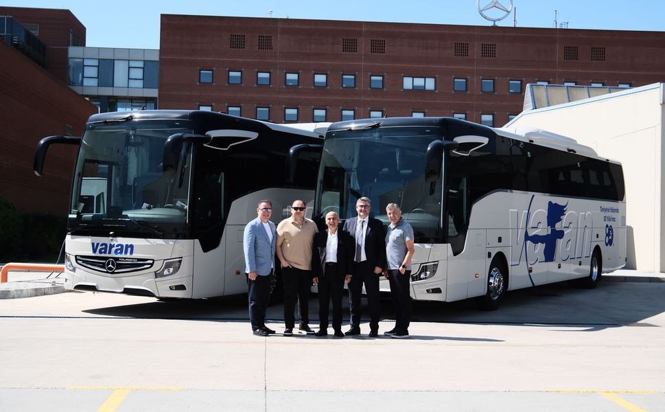 Varan Turizm 30 adetlik Mercedes yatırımının ilk 2 adetini teslim aldı