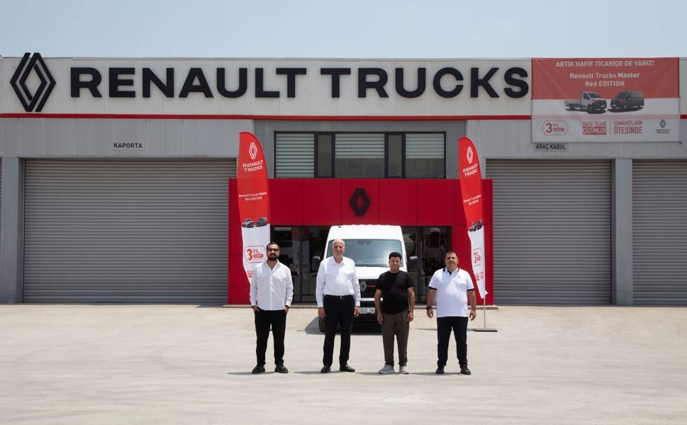 Renault Trucks Türkiye, Master Red EDITION'ın ilk teslimatını gerçekleştirdi