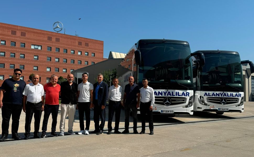 Hastalya Otomotiv’den Alanyalılar Seyahat’e 2 adet Travego teslimatı