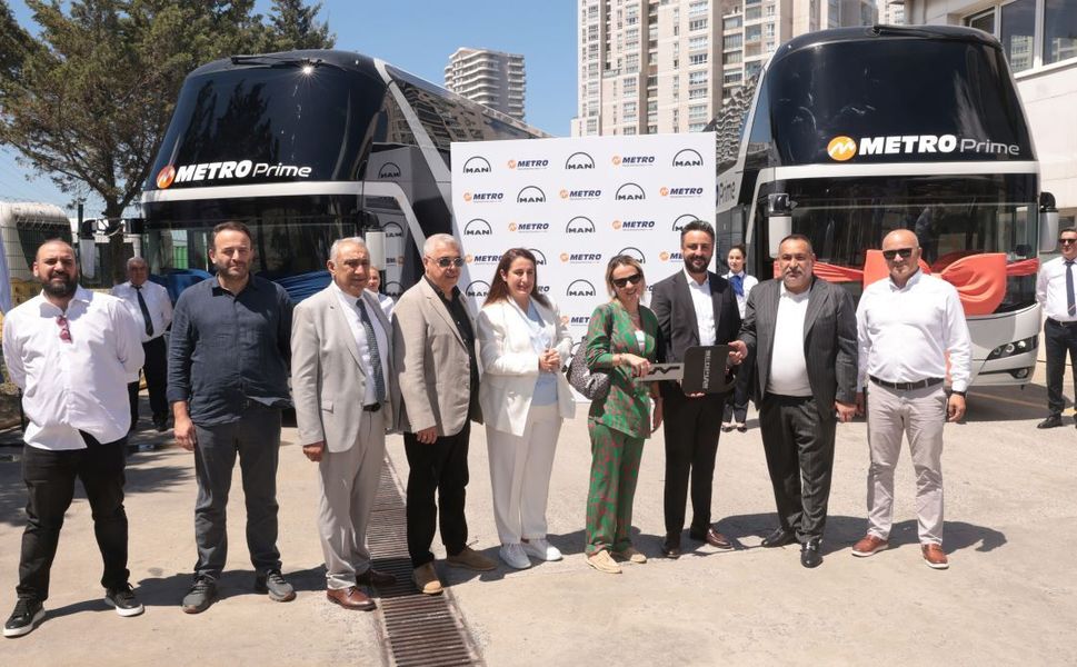 MAPAR Otomotiv’den Metro Turizm’e 2 adet NEOPLAN Skyliner teslimatı