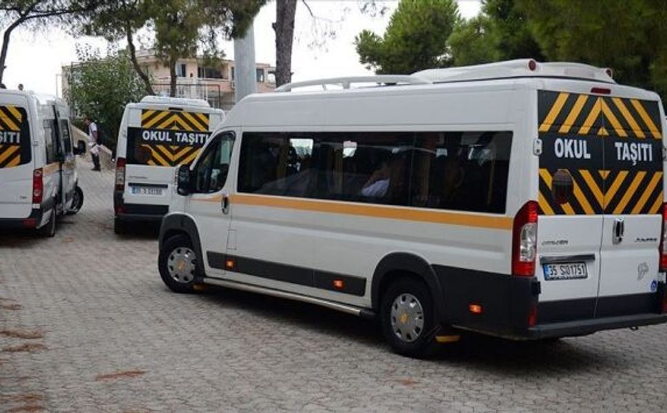 İzmir’de özel eğitim kurumlarının özmal araçlarına ücretli servis yasağı